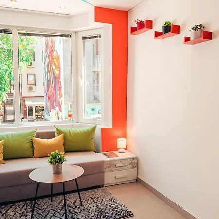 Къща за гости Bohobox 3*